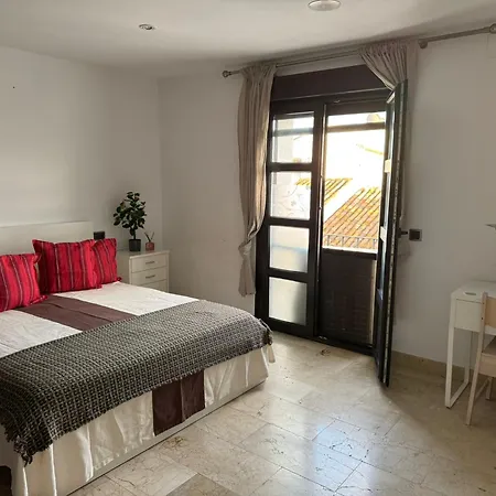 Dentro De Puerto Banus * 马尔韦利亚