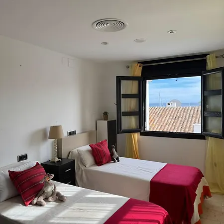Dentro De Puerto Banus شقة
