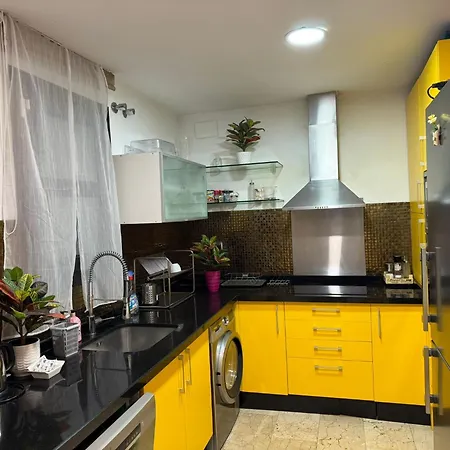 Dentro De Puerto Banus *