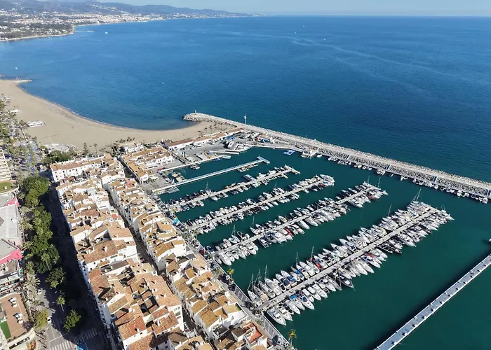 Dentro De Puerto Banus